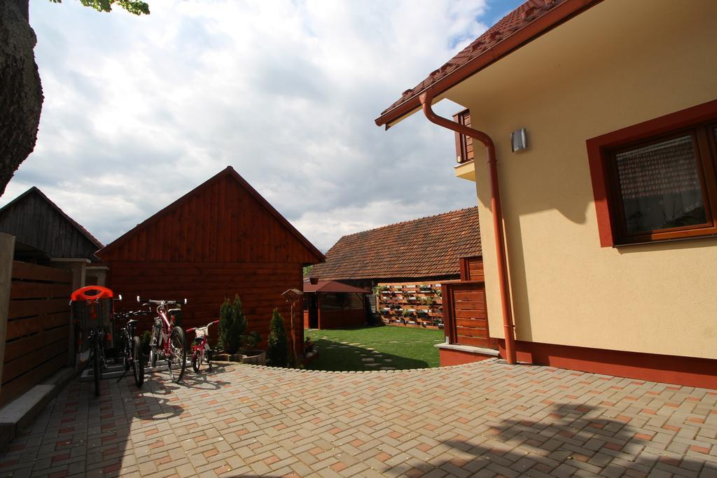 Villa Lienka Bešeňová Buitenkant foto