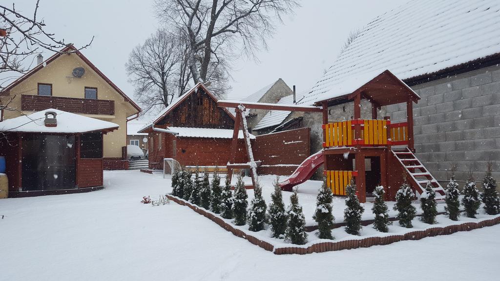 Villa Lienka Bešeňová Buitenkant foto